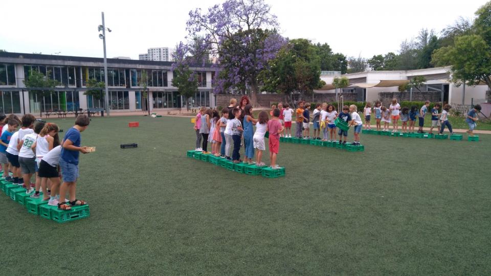 A FRUTA FEIA FOI À ESCOLA